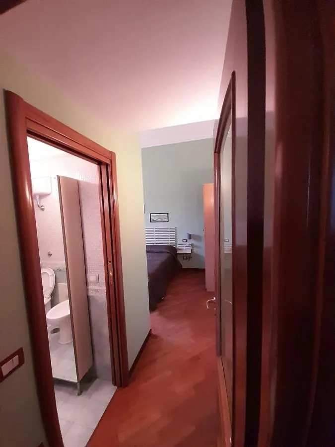Martini House Apartment Naples 0*,